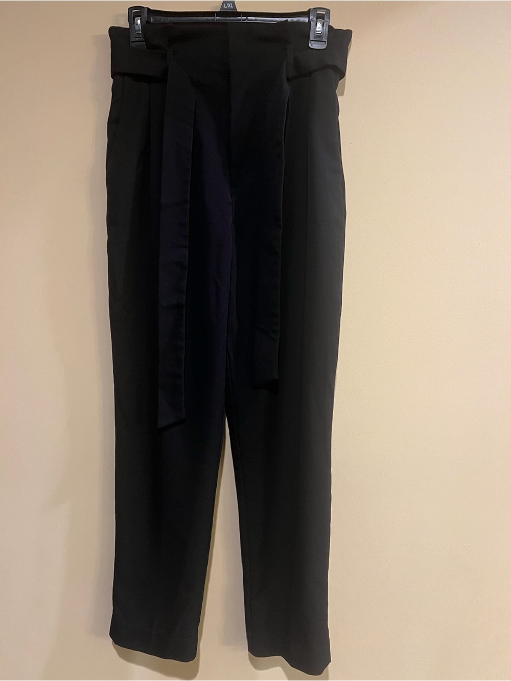 H&M Black High-Waisted Tailored Pants – Size 4
